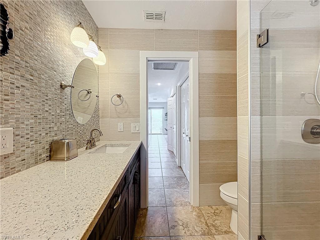 850 Oak St, Fort Myers Beach, FL 33931-23