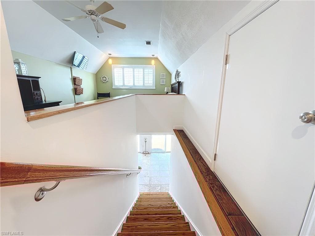 850 Oak St, Fort Myers Beach, FL 33931-24