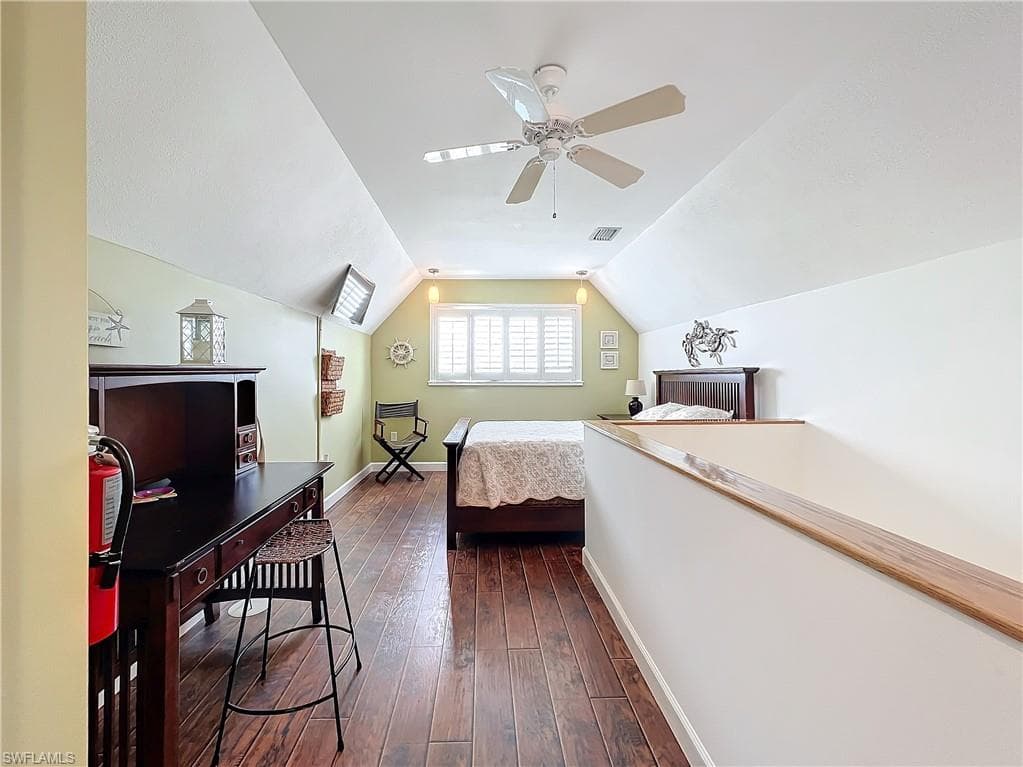 850 Oak St, Fort Myers Beach, FL 33931-25