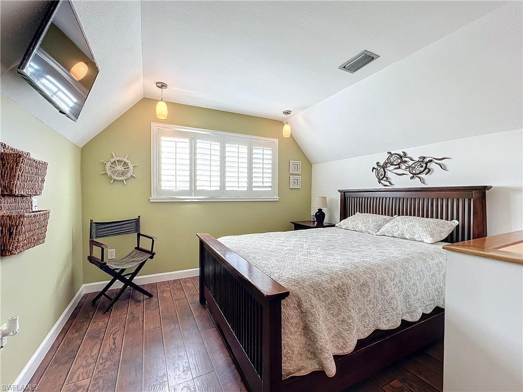 850 Oak St, Fort Myers Beach, FL 33931-27