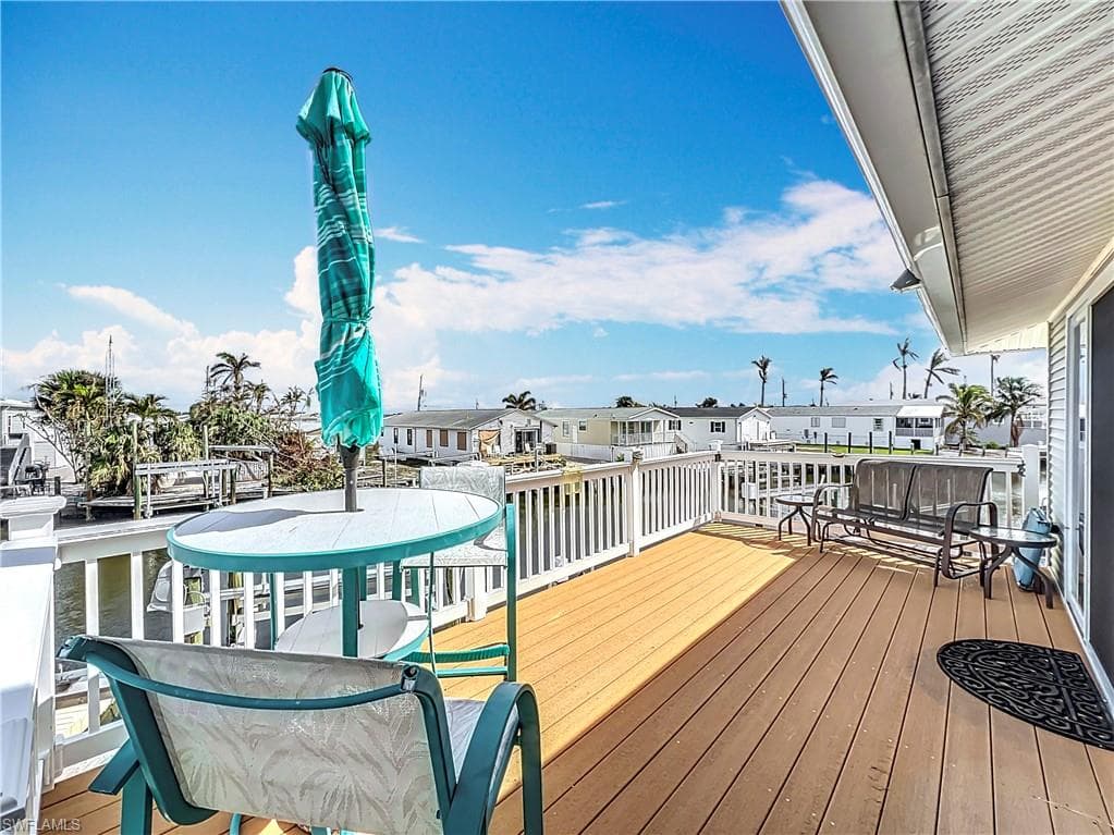 850 Oak St, Fort Myers Beach, FL 33931-38