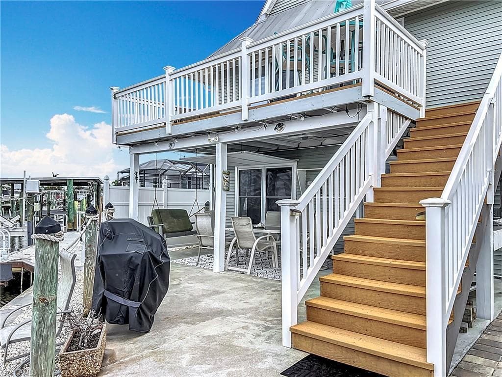 850 Oak St, Fort Myers Beach, FL 33931-40