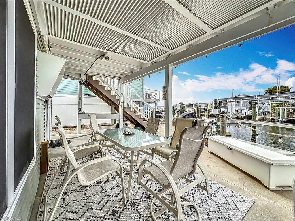 850 Oak St, Fort Myers Beach, FL 33931-42