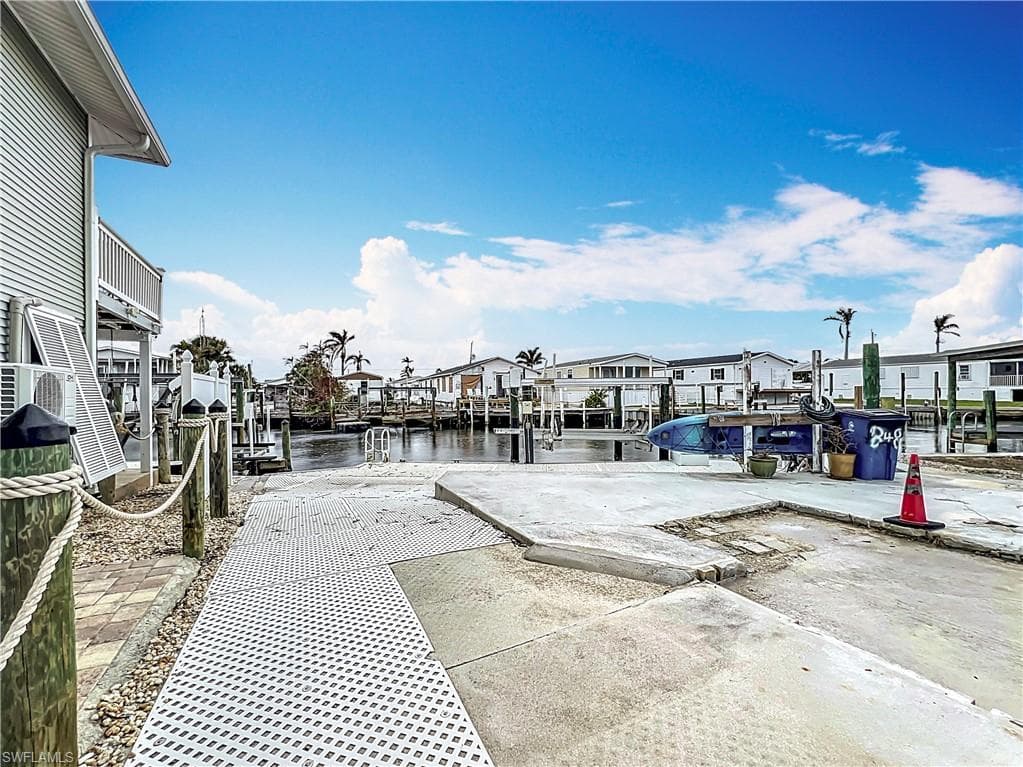 850 Oak St, Fort Myers Beach, FL 33931-43