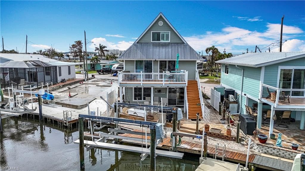 850 Oak St, Fort Myers Beach, FL 33931-45