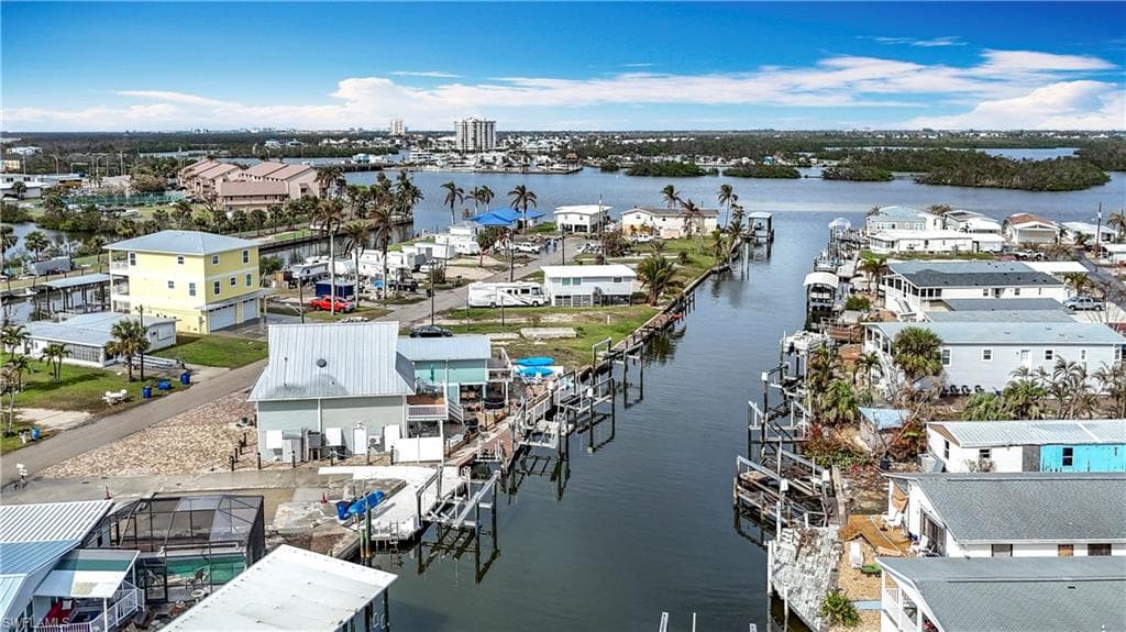 850 Oak St, Fort Myers Beach, FL 33931-48