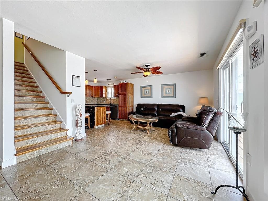 850 Oak St, Fort Myers Beach, FL 33931-7