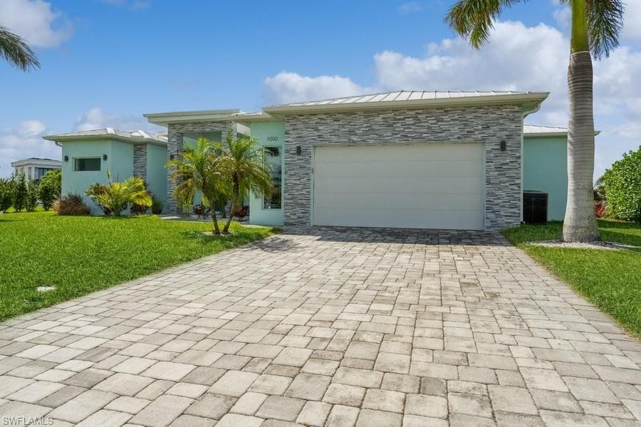 1000 NW 37th Pl, Cape Coral, FL 33993-4