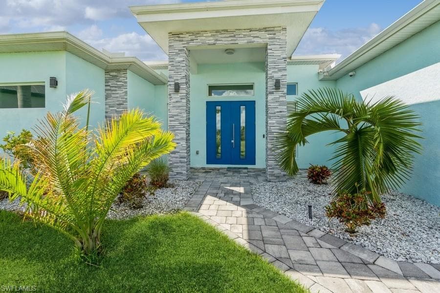 1000 NW 37th Pl, Cape Coral, FL 33993-5
