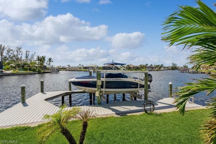 1000 NW 37th Pl, Cape Coral, FL 33993-7