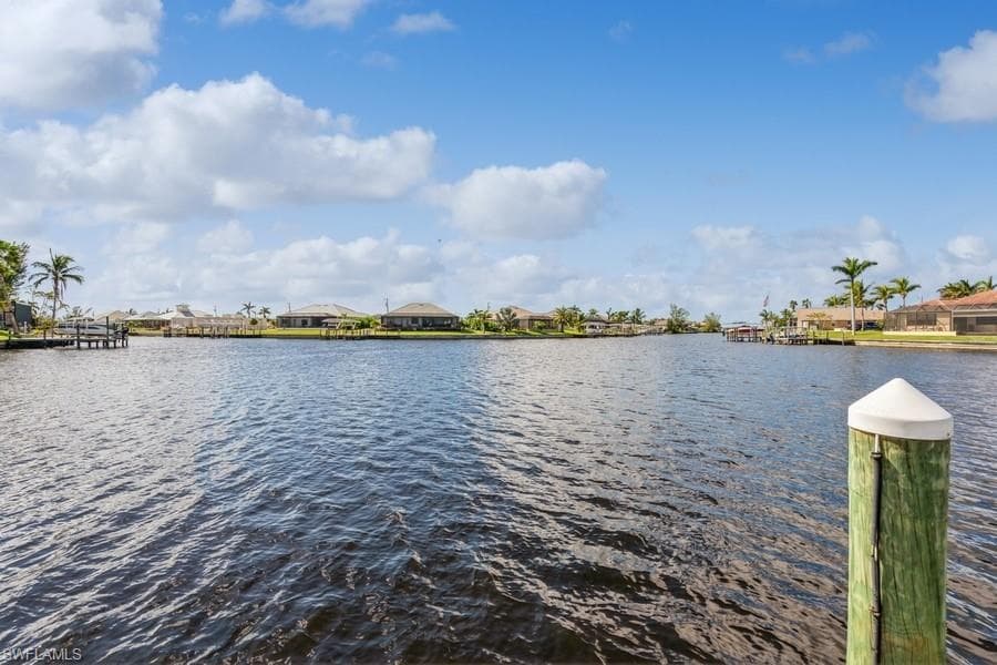 1000 NW 37th Pl, Cape Coral, FL 33993-8