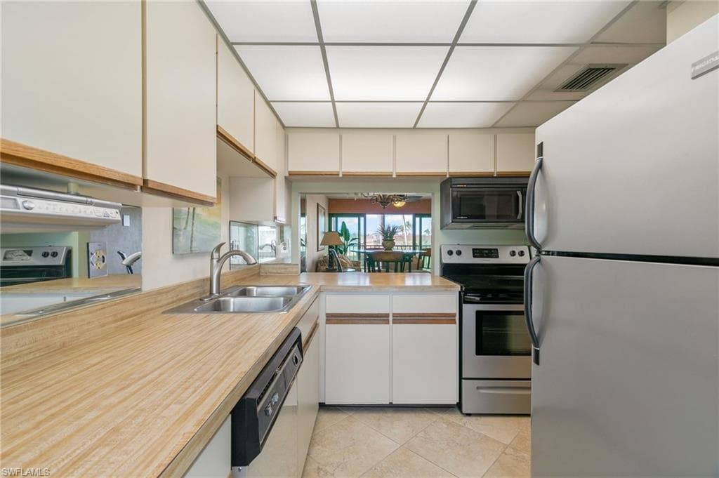 730 Elkcam Cir 205, Marco Island, FL 34145-13