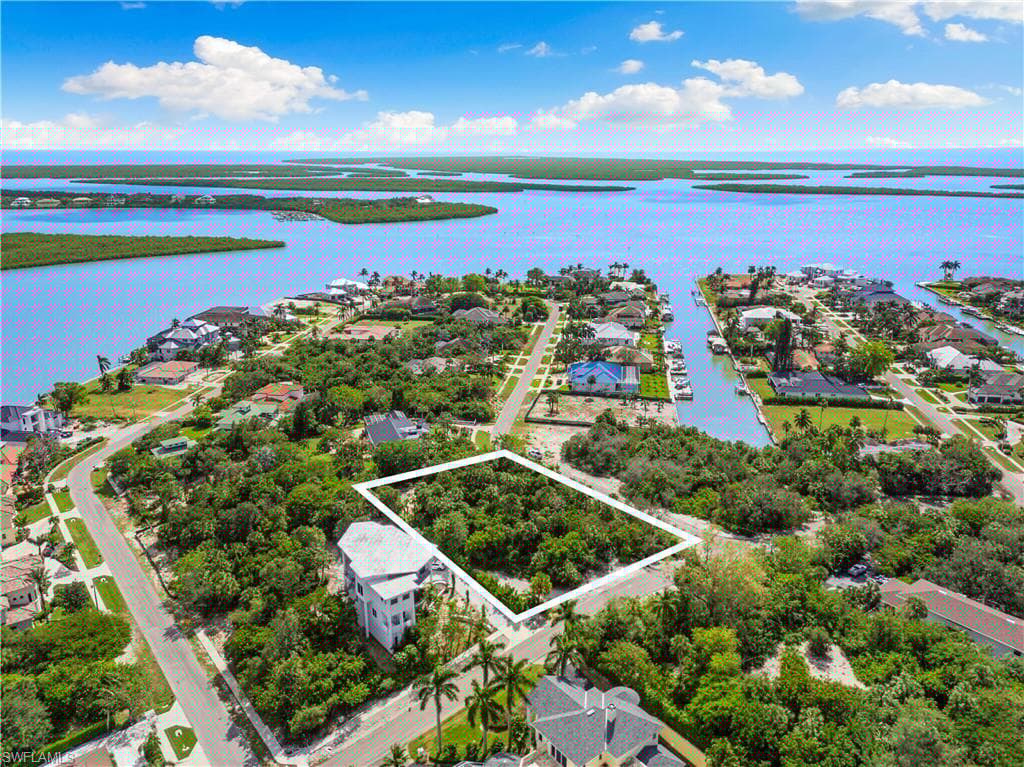 1130 Caxambas Dr, Marco Island, FL 34145-5