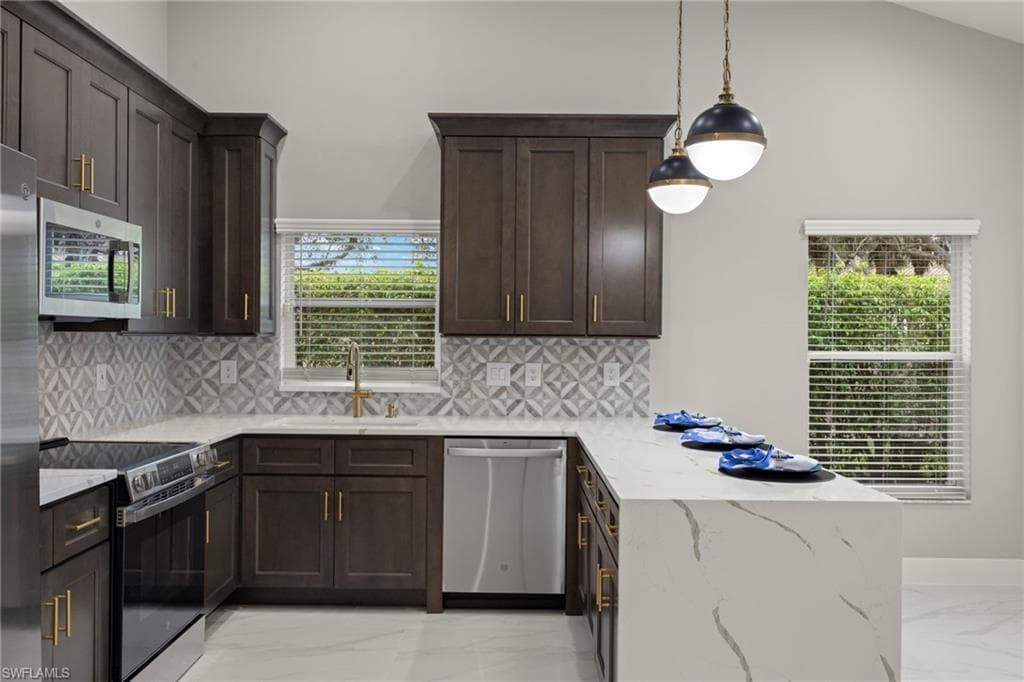 7501 San Miguel Way, Naples, FL 34109-3