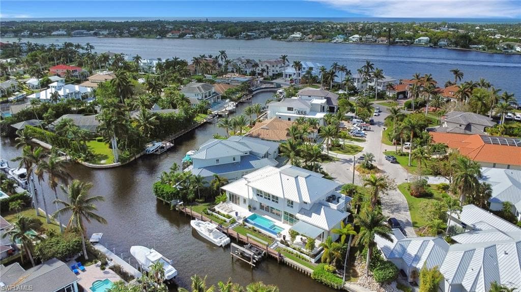 1300 Cobia Ct, Naples, FL 34102-39