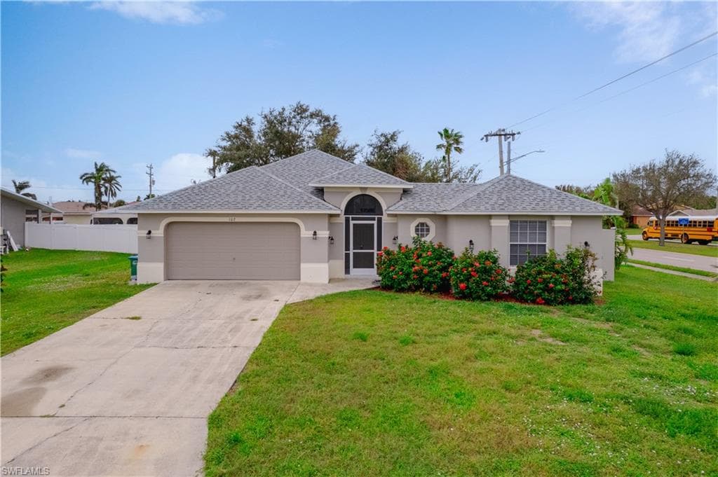 102 39th Ter, Cape Coral, FL 33904-4