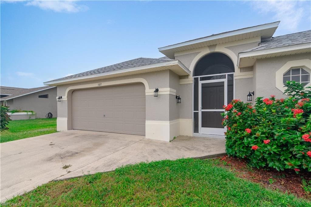 102 39th Ter, Cape Coral, FL 33904-5