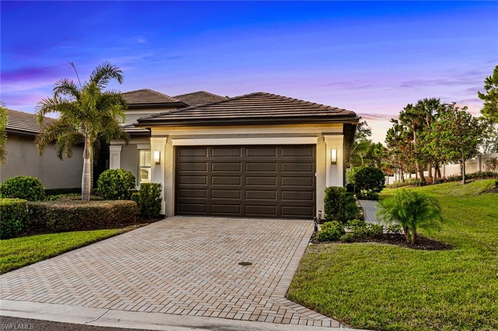 28400 Halton Ln, Bonita Springs, FL 34135-1