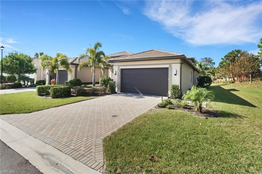 28400 Halton Ln, Bonita Springs, FL 34135-2