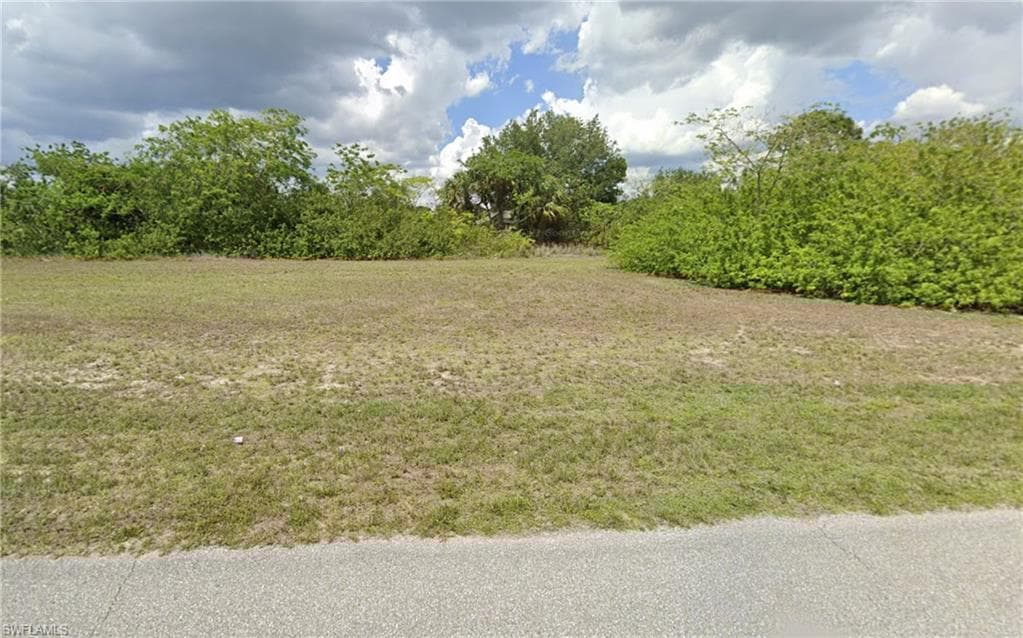 2137 27th St, Cape Coral, FL 33909-2