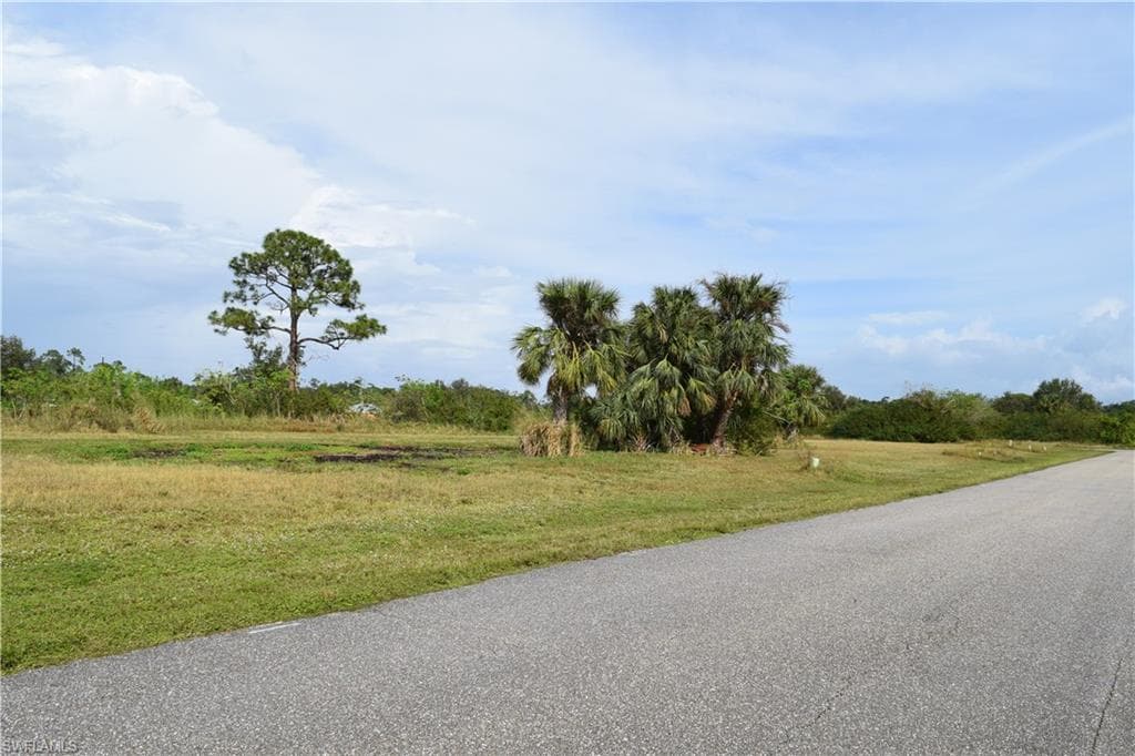 2137 27th St, Cape Coral, FL 33909-4