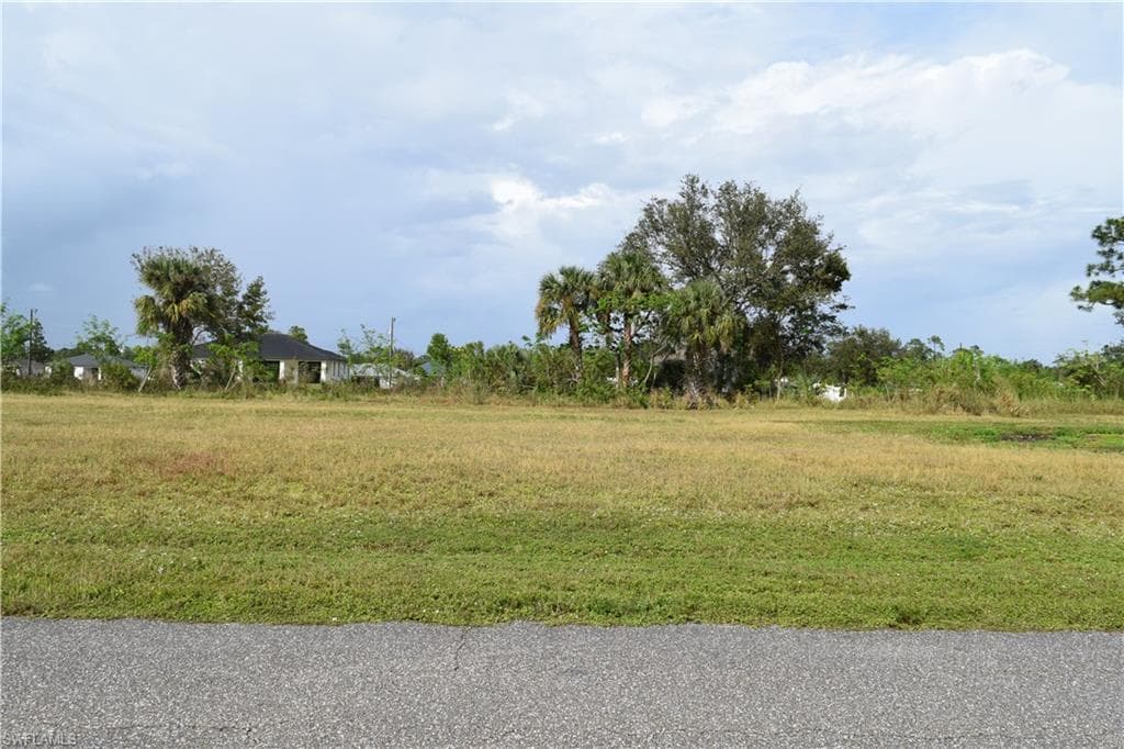 2137 27th St, Cape Coral, FL 33909-5