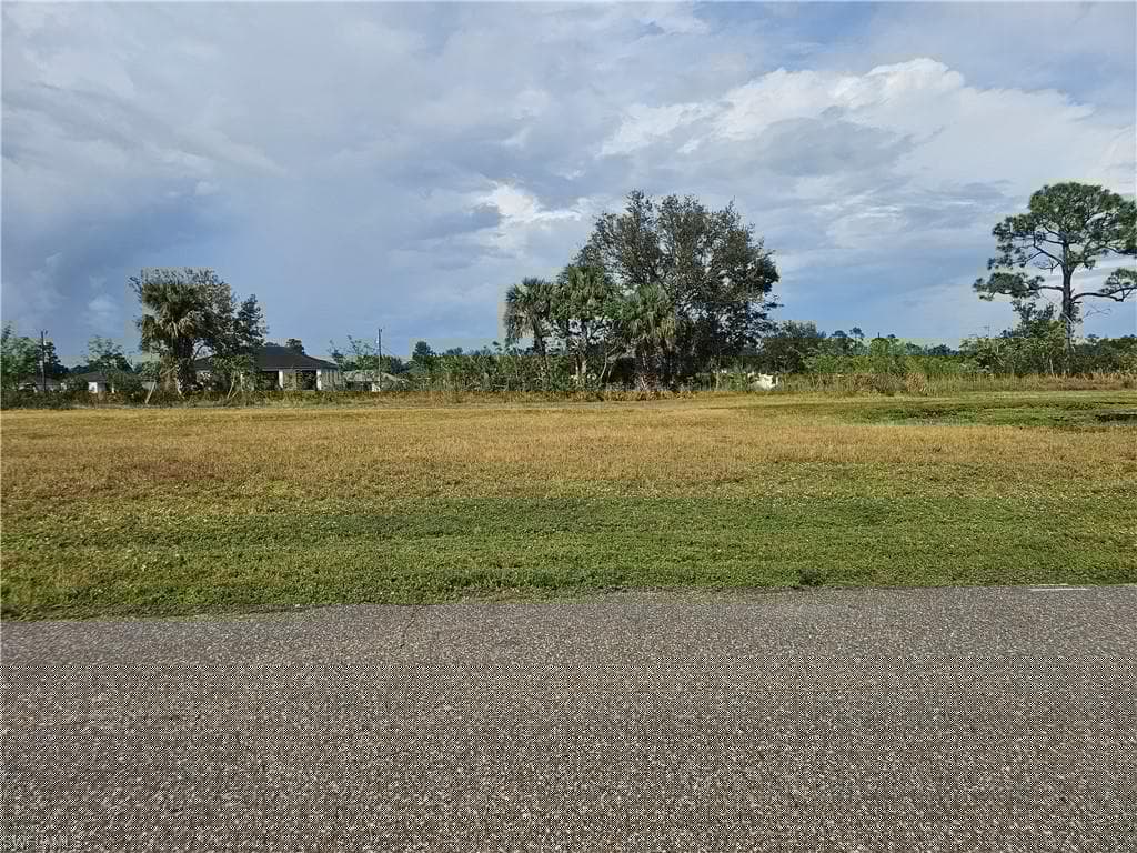 2137 27th St, Cape Coral, FL 33909-6