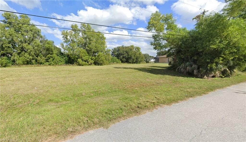2221 25th Ter, Cape Coral, FL 33909-6