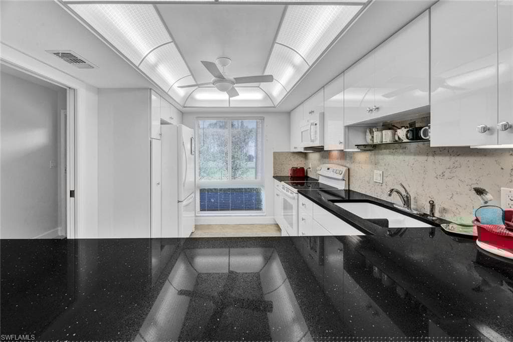 63 Glades Blvd 3, Naples, FL 34112-12