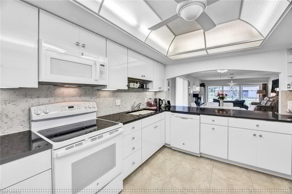63 Glades Blvd 3, Naples, FL 34112-13