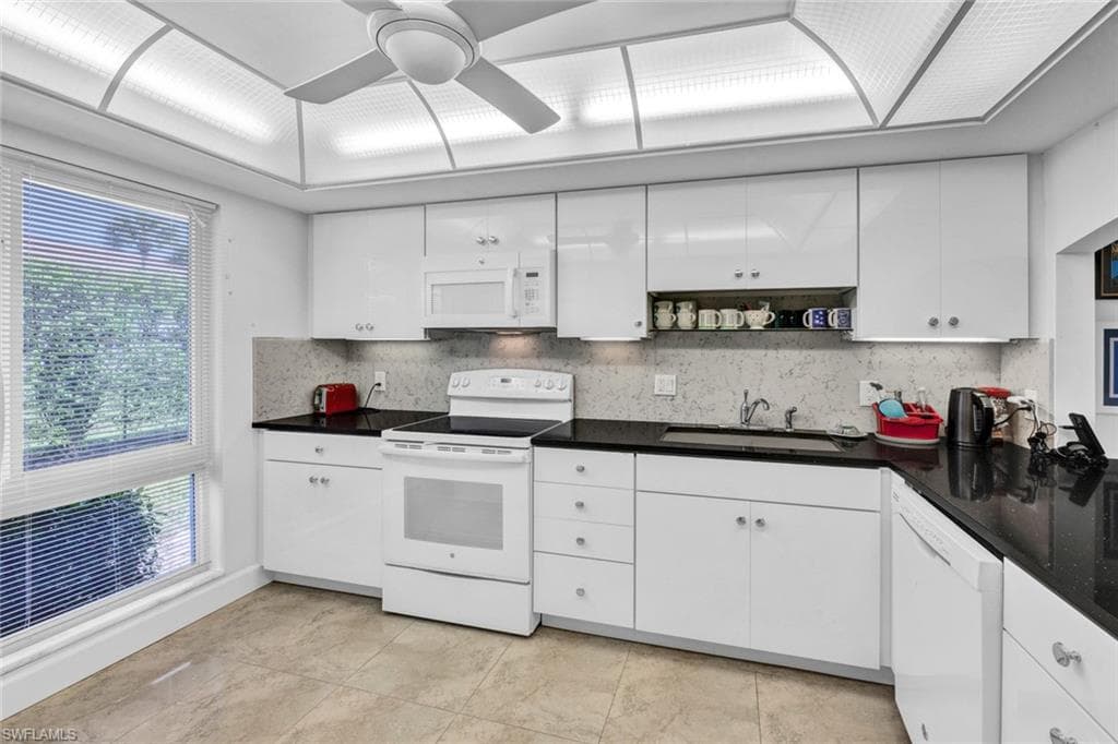 63 Glades Blvd 3, Naples, FL 34112-14