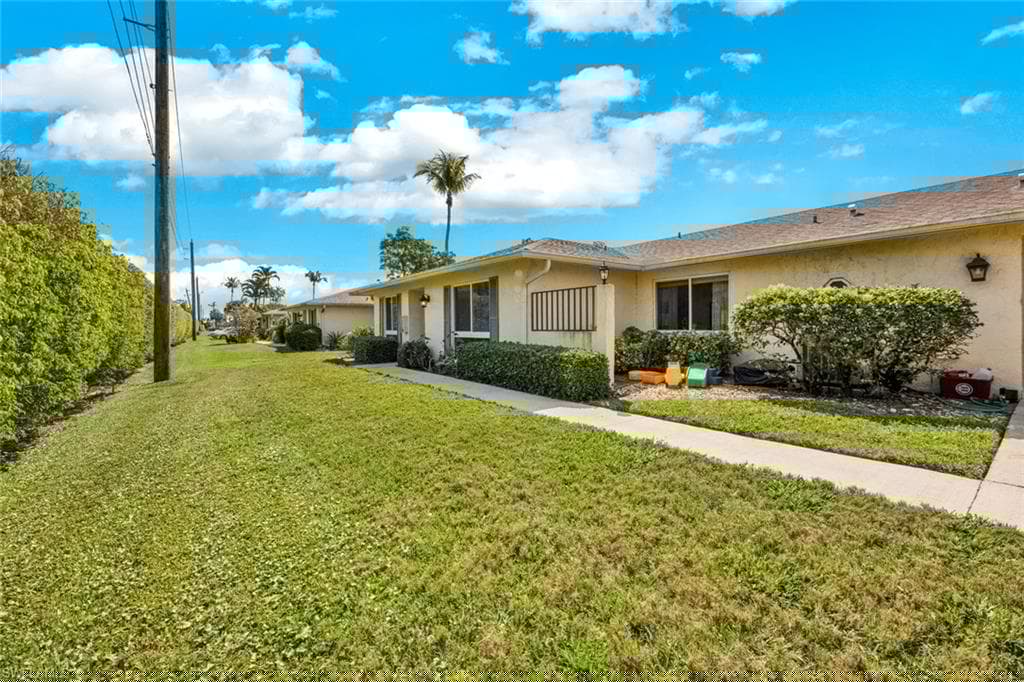63 Glades Blvd 3, Naples, FL 34112-37