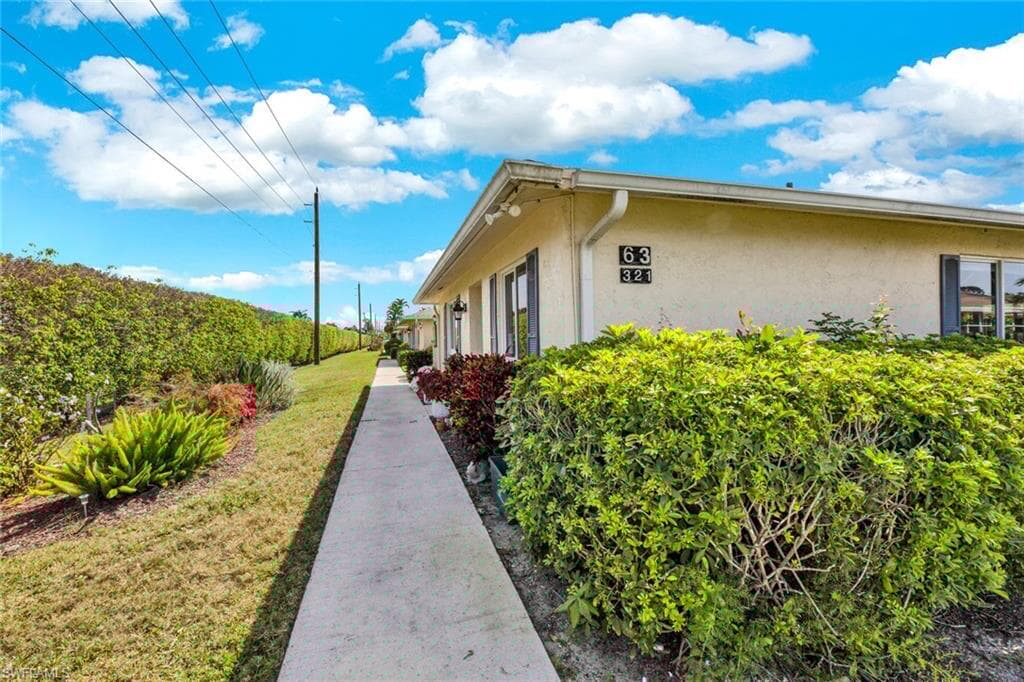 63 Glades Blvd 3, Naples, FL 34112-38