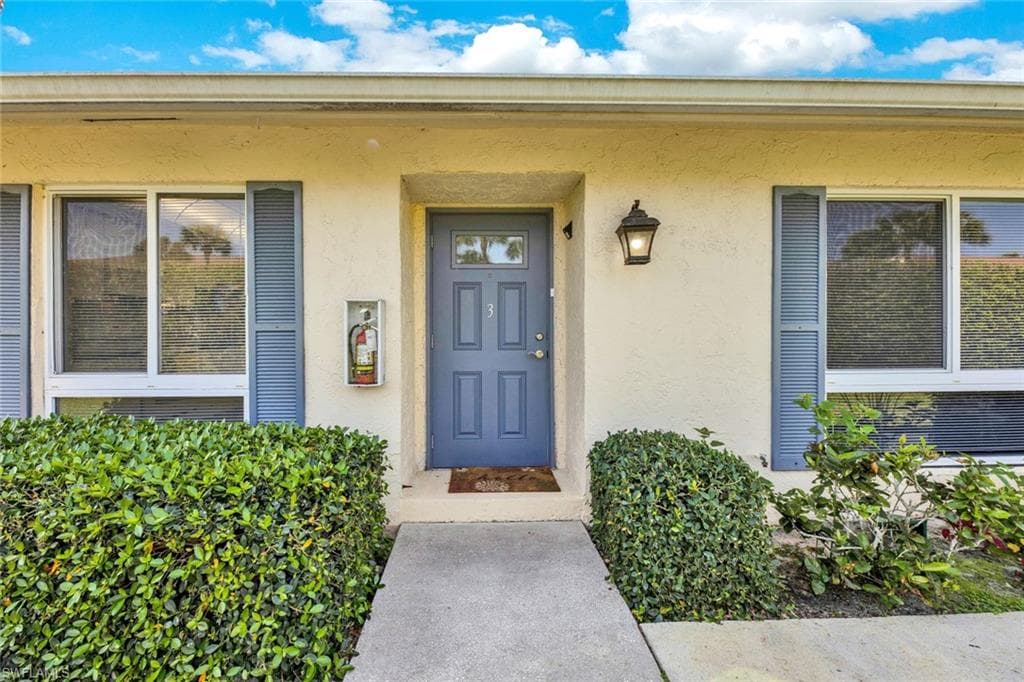 63 Glades Blvd 3, Naples, FL 34112-5