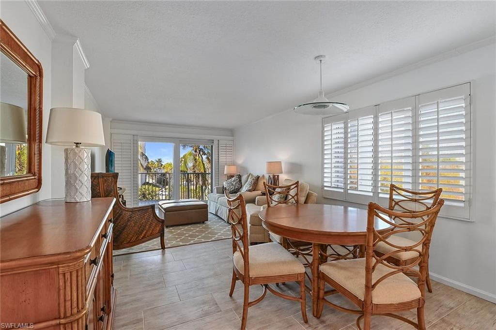 1300 Gulf Shore Blvd N 511, Naples, FL 34102-8