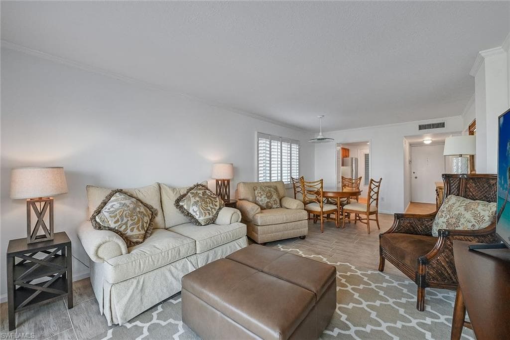 1300 Gulf Shore Blvd N 511, Naples, FL 34102-9