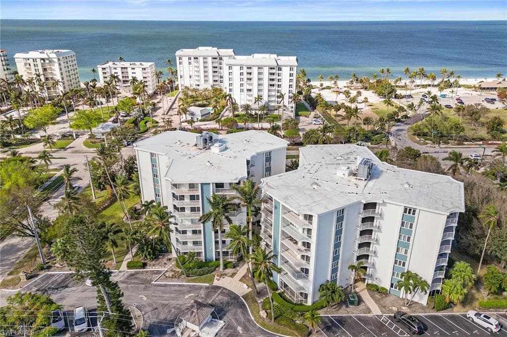 1300 Gulf Shore Blvd N 511, Naples, FL 34102-1