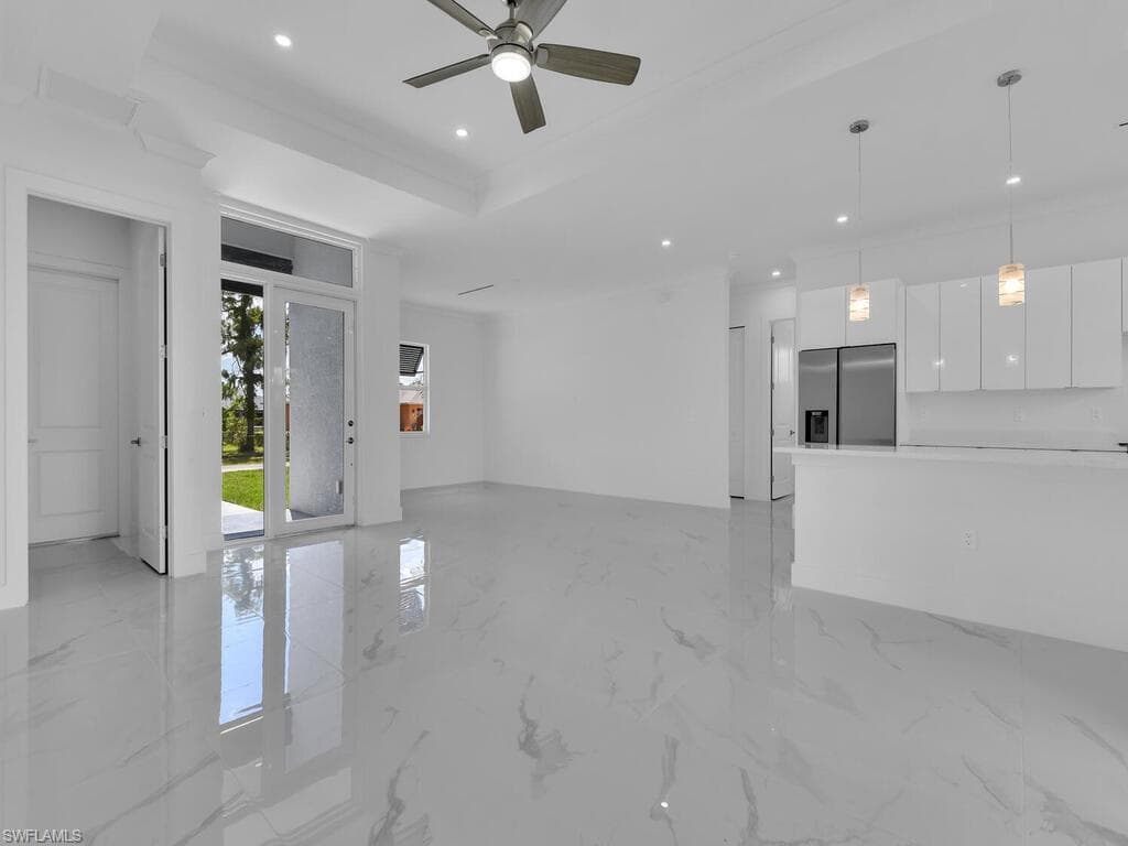 6022 Thrush Ave, Fort Myers, FL 33905-8