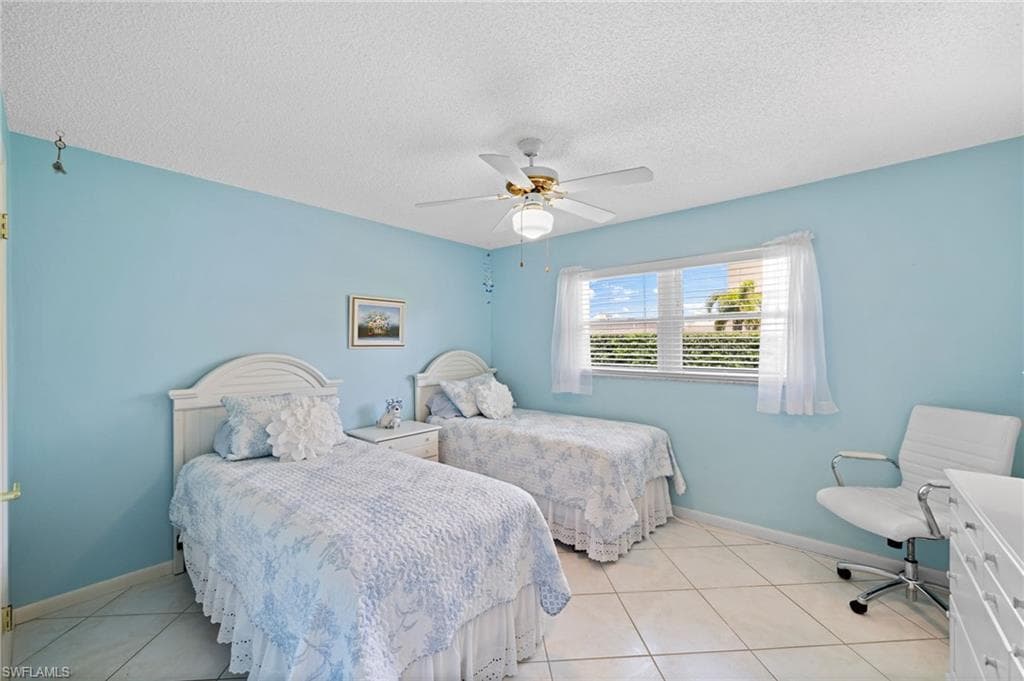 2000 Alamanda Dr 104, Naples, FL 34102-19