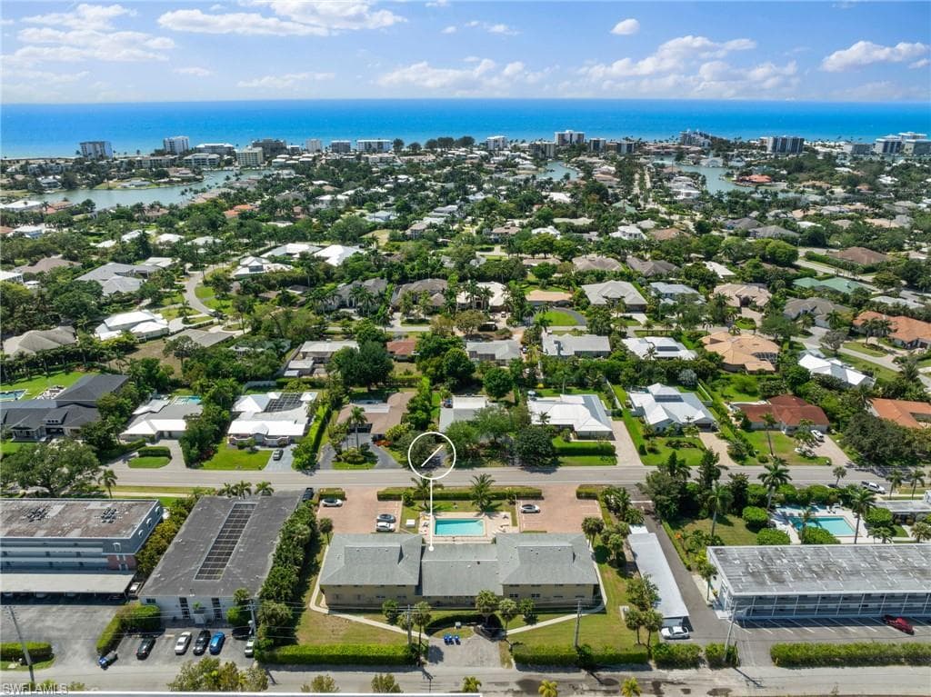 2000 Alamanda Dr 104, Naples, FL 34102-28