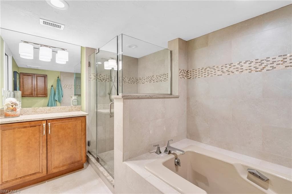 5960 Pelican Bay Blvd 314, Naples, FL 34108-17