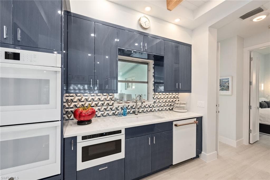 1630 Dolphin Rd, Naples, FL 34102-10