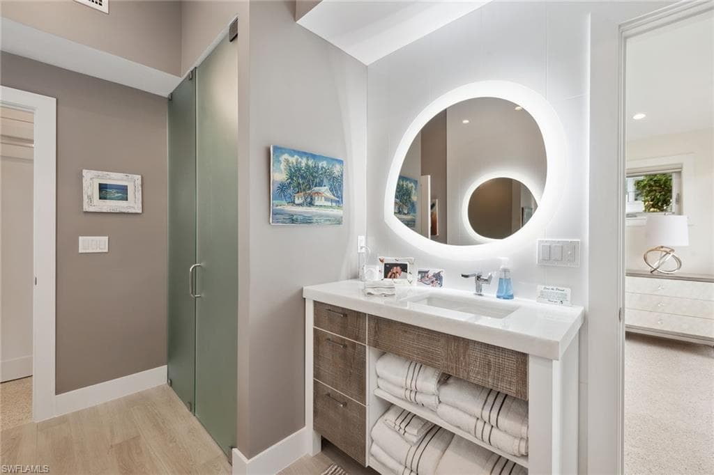1630 Dolphin Rd, Naples, FL 34102-17