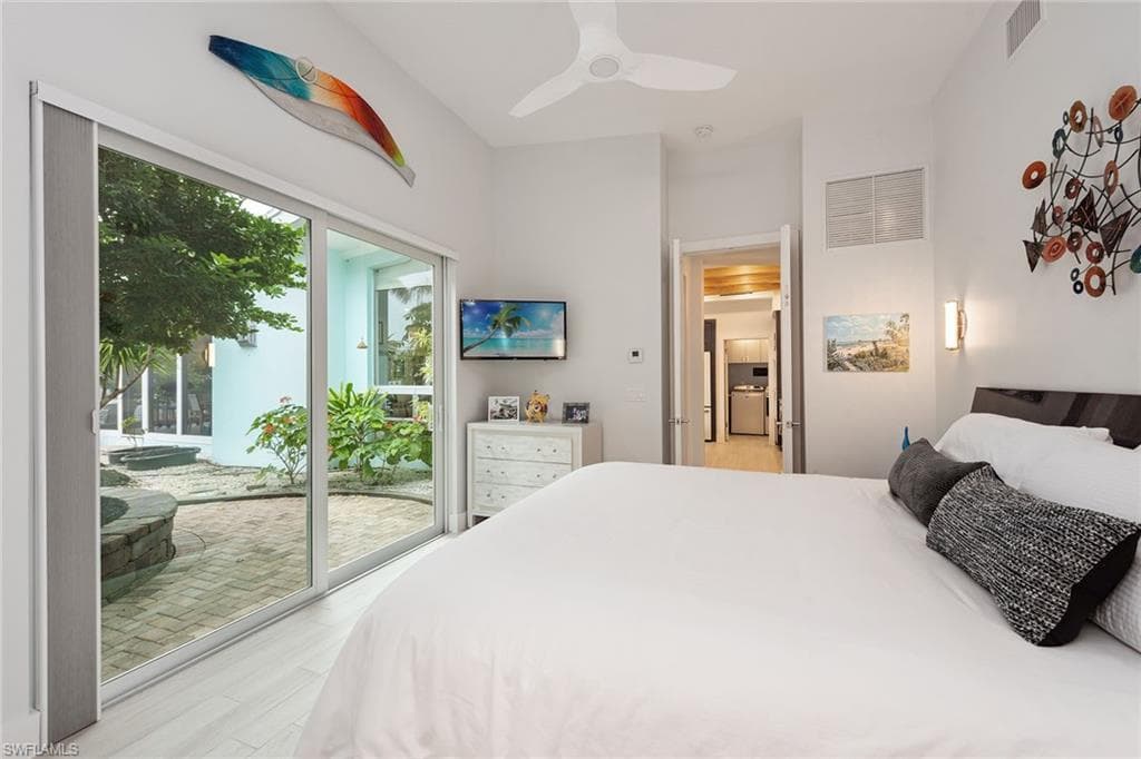 1630 Dolphin Rd, Naples, FL 34102-18