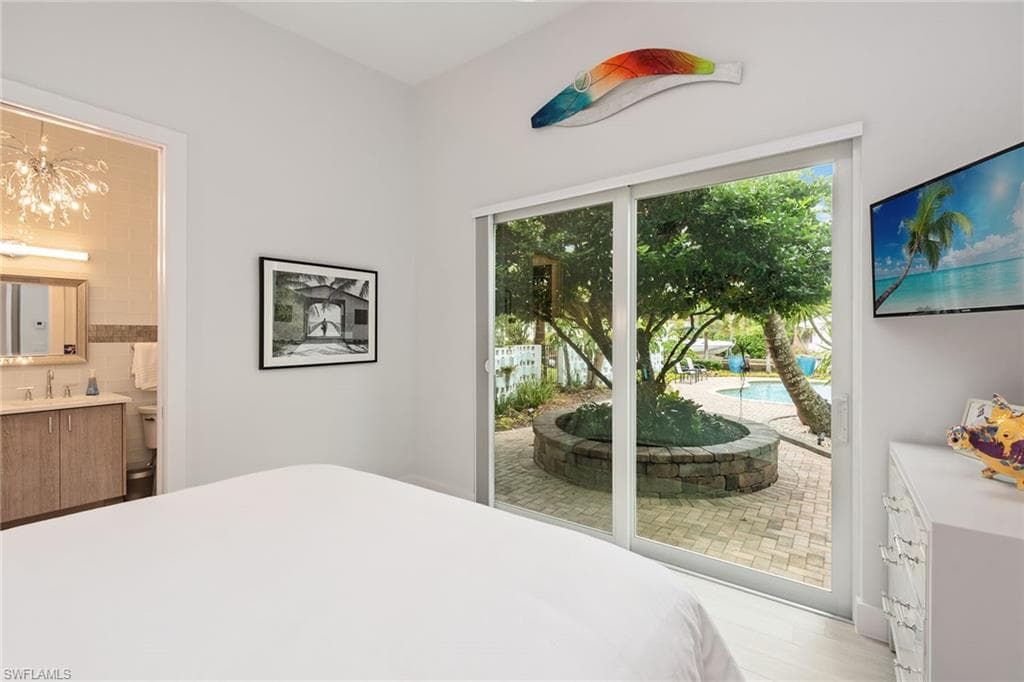 1630 Dolphin Rd, Naples, FL 34102-19