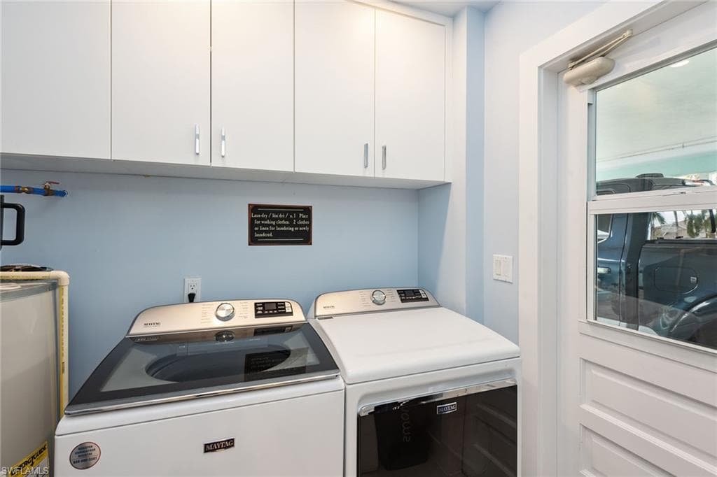 1630 Dolphin Rd, Naples, FL 34102-24