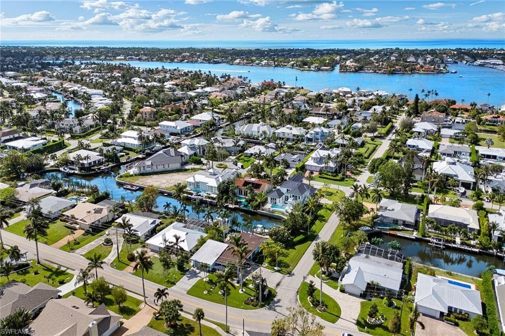 1630 Dolphin Rd, Naples, FL 34102-38