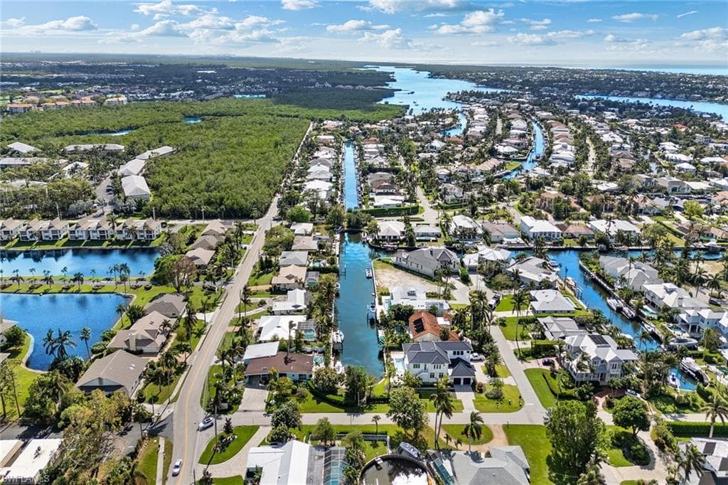 1630 Dolphin Rd, Naples, FL 34102-40