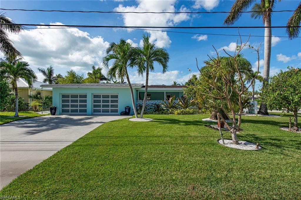 1630 Dolphin Rd, Naples, FL 34102-3