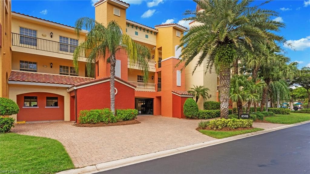 8598 Via Lungomare Cir 304, Estero, FL 33928-30